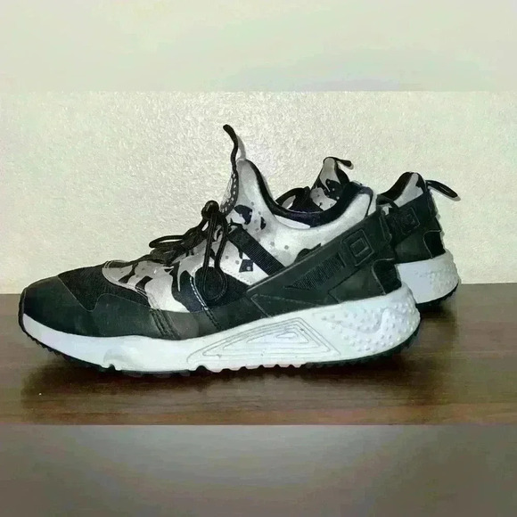 Nike Other - Nike Air Huarache Utility Men's 'Gym